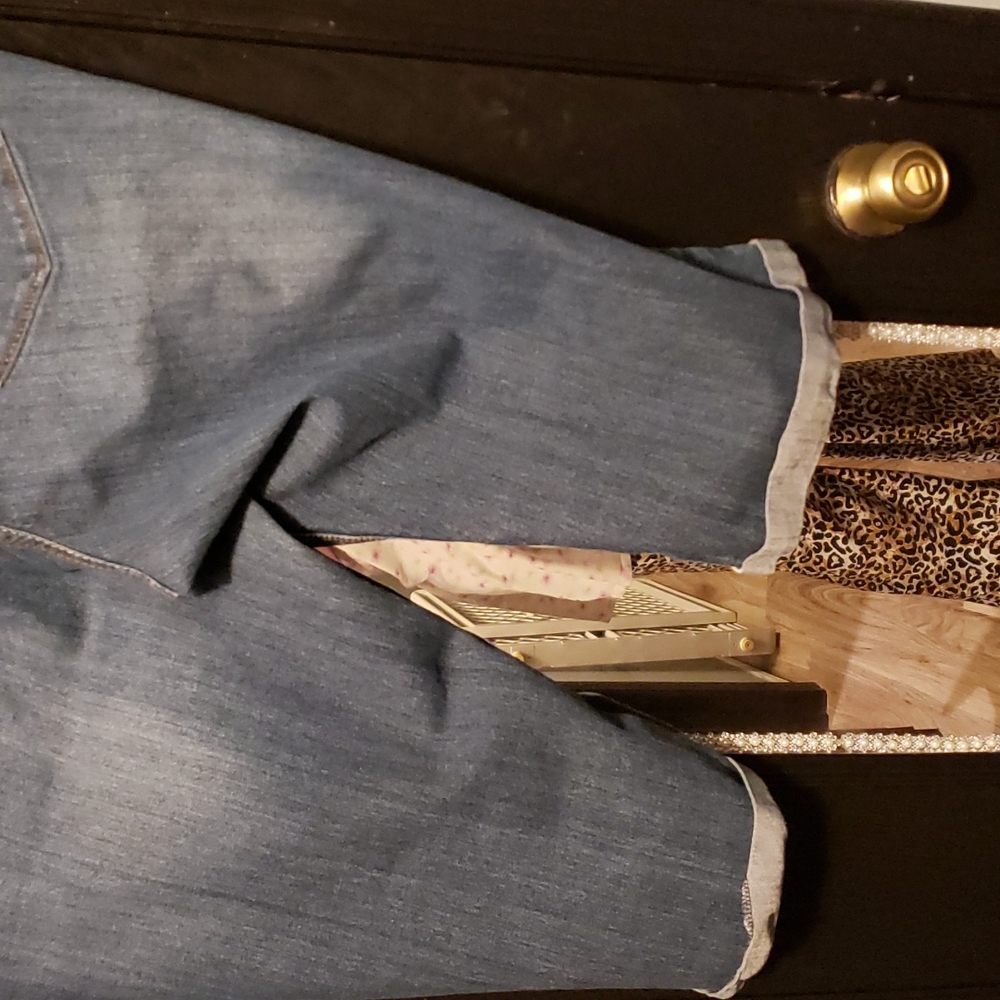 Jeans - Picture 2 of 5